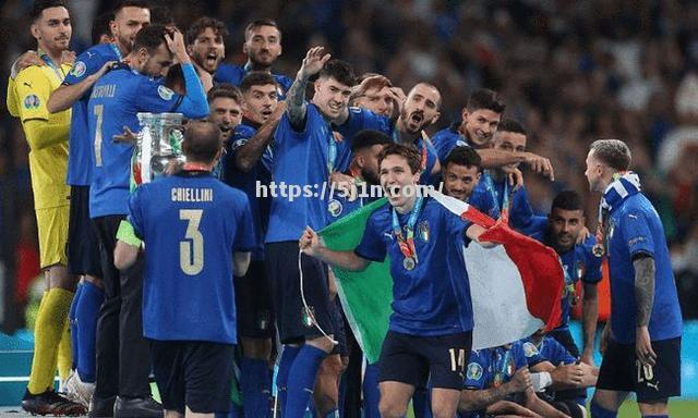 两支前欧洲杯冠军在小组赛中相遇,谁能脱颖而出? 两支前欧洲杯冠军在小组赛中相遇,谁能脱颖而出?