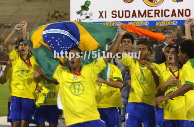 汇聚强者,足球赛场上的狂飙之战即将打响 汇聚强者,足球赛场上的狂飙之战即将打响