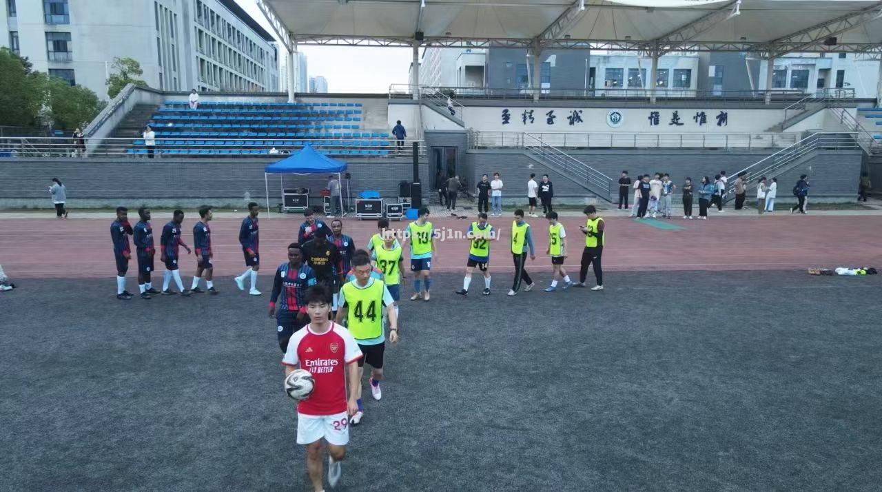 足球热身赛集训即将开始,备战国际赛 足球热身赛集训即将开始,备战国际赛