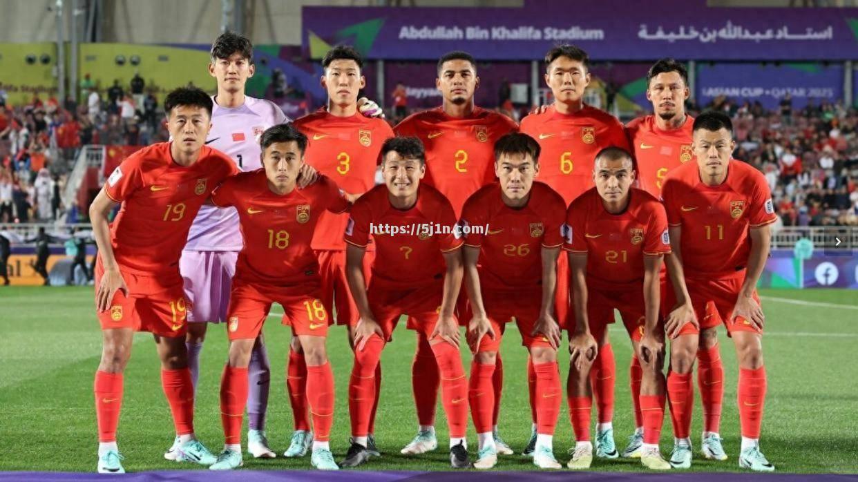 两支中国顶尖足球俱乐部的角逐