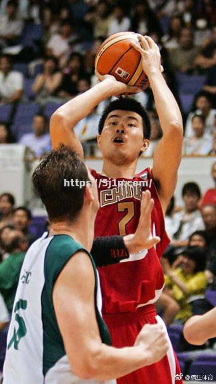 斯洛文尼亚队一飞冲天,夺取胜利 斯洛文尼亚队一飞冲天,夺取胜利