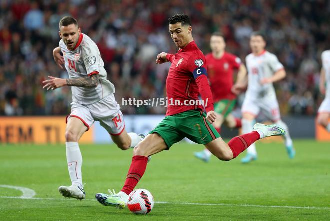 斯洛文尼亚队一飞冲天,夺取胜利 斯洛文尼亚队一飞冲天,夺取胜利